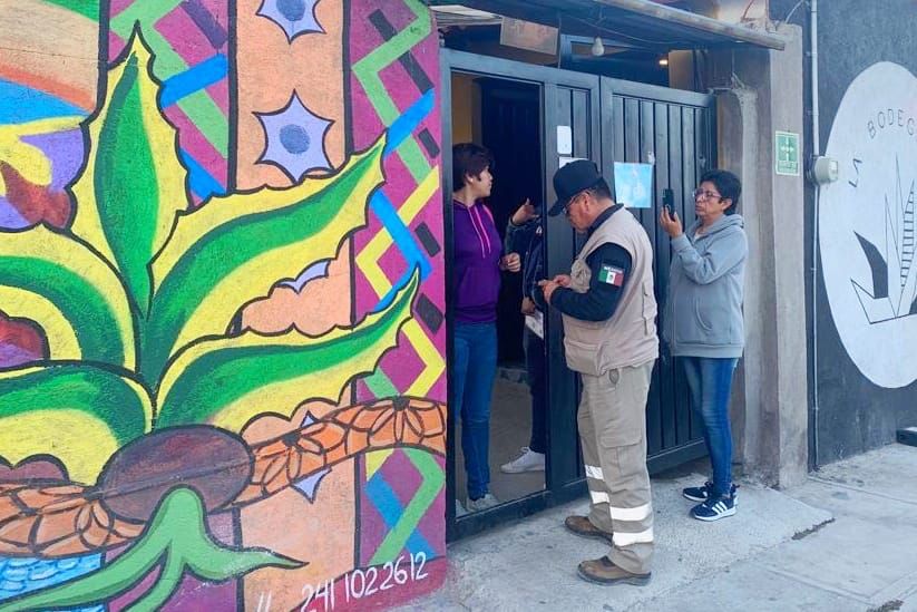 Clausura Policía de Huamantla establecimiento de venta de alcohol en El Carmen Xalpatlahuaya